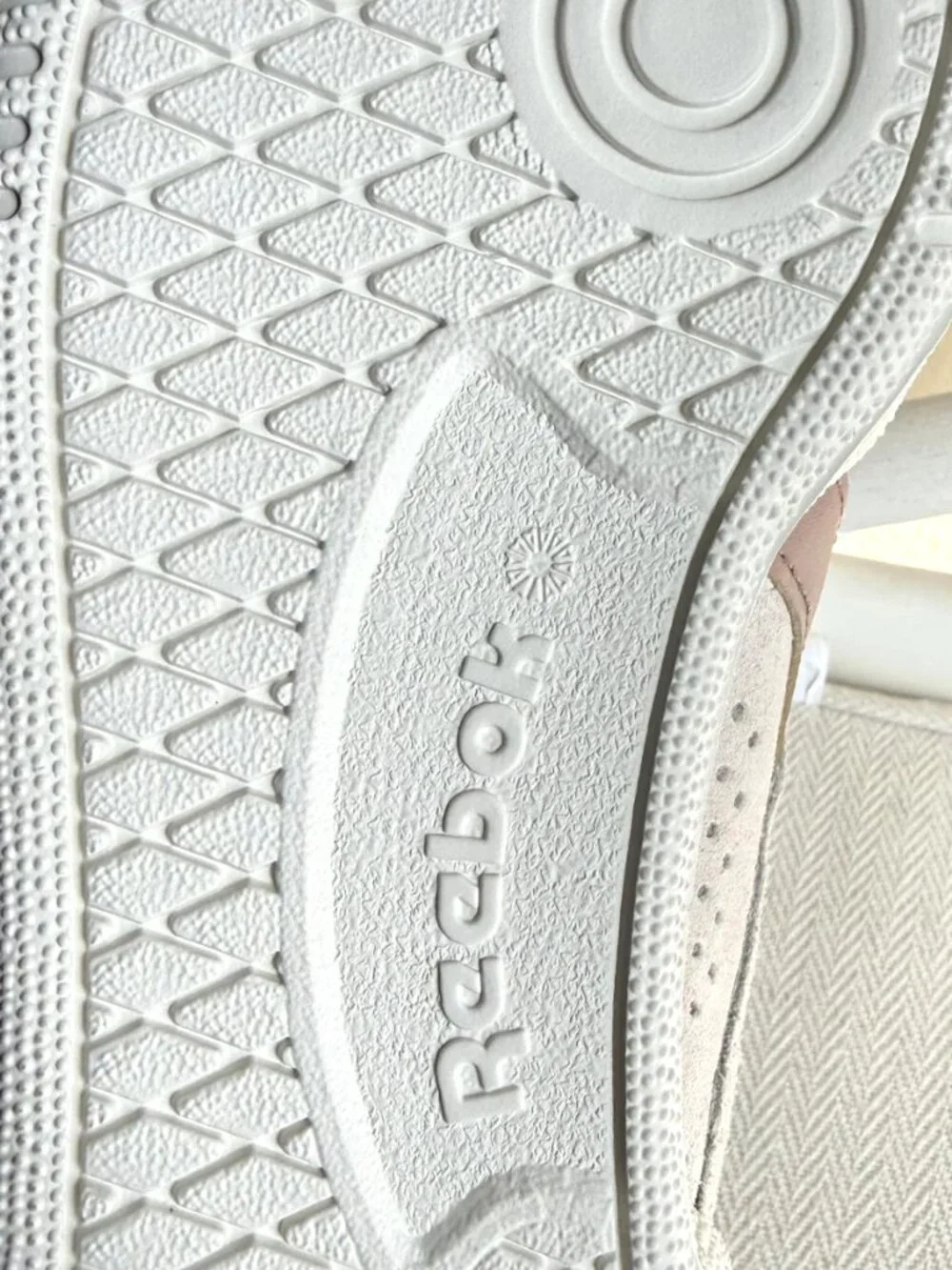 Reebok Club C Grounds UK Beige Pink Clay Women's Suede Sneakers Size 8.5 NWT